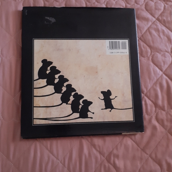 📚🎨 3/$15 Seven Blind Mice Book - Picture 3 of 3